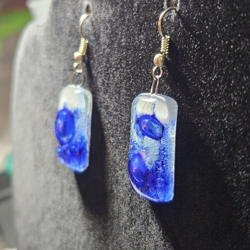 Rectangular Blue And White Rectangular Glass Dang… - image 5